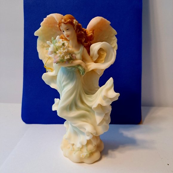 Seraphim Classics Angel Figurine & Base "Lily" 2001 Limited Edition Item# 84242 - Picture 2 of 14